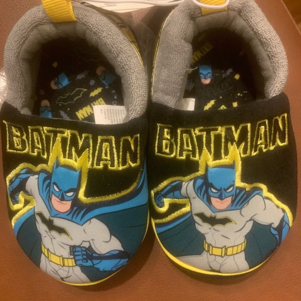 NWT Toddler Boys Batman Slip on Slippers    - Picture 5 of 5